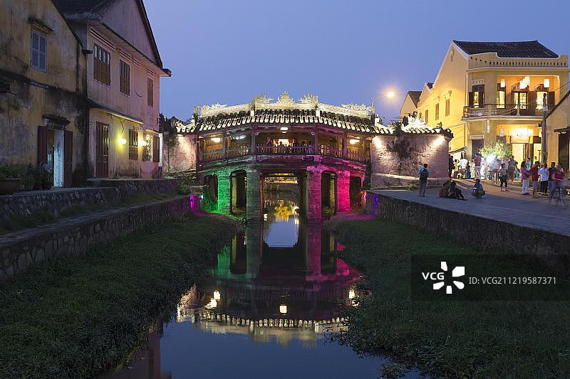 越南会安的夜间日式桥梁，亚洲图片素材