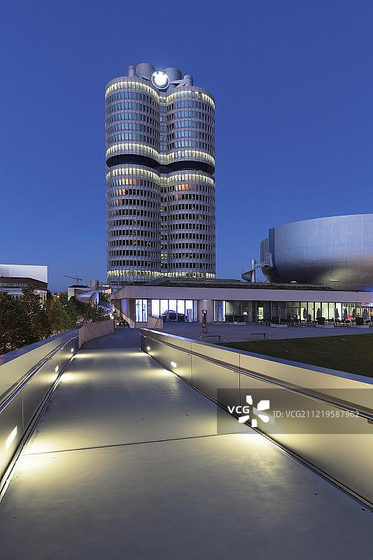 慕尼黑奥林匹克中心BMW高层建筑与BMW博物馆图片素材