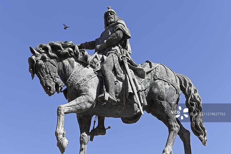 海梅一世雕像，位于西班牙巴伦西亚帕特雷花园图片素材
