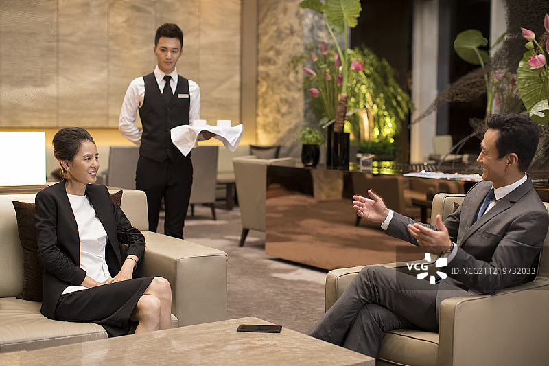 成功商务人士谈话图片素材