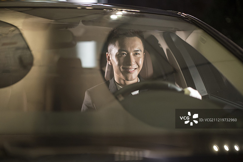 专车司机开车图片素材