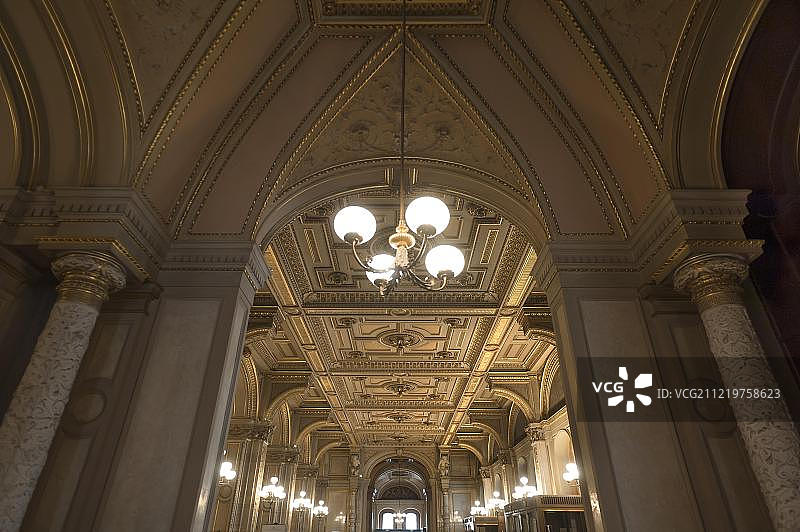 维也纳国家歌剧院门厅天花板图片素材