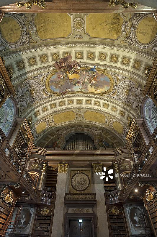 奥地利维也纳国家图书馆礼仪厅壁画天花板图片素材