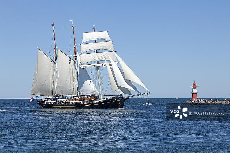 帆船，巴克帆船，汉萨帆船节，罗斯托克，梅克伦堡-西波美拉尼亚州，德国，欧洲图片素材