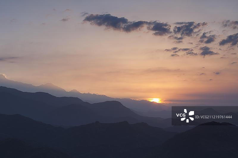 尼泊尔萨朗科特观安娜普纳山脉日出（喜马拉雅山脉，亚洲）图片素材