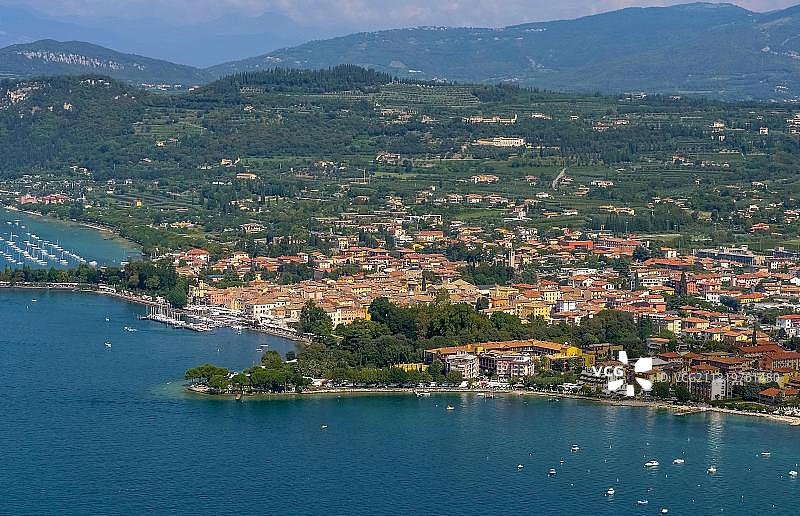 米拉贝洛海滩，巴多利诺，加尔达湖，威尼托，意大利，欧洲图片素材