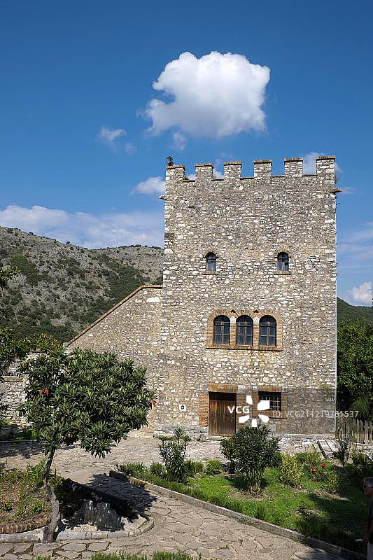 威尼斯城堡：位于欧洲阿尔巴尼亚发罗拉的布特林特古城遗址图片素材