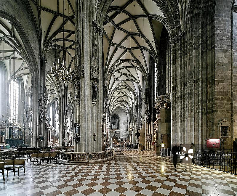 奥地利维也纳圣斯蒂芬大教堂中殿图片素材