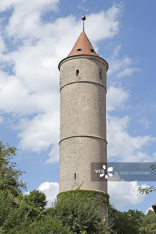 德国巴伐利亚州丁克斯比尔的绿塔图片素材