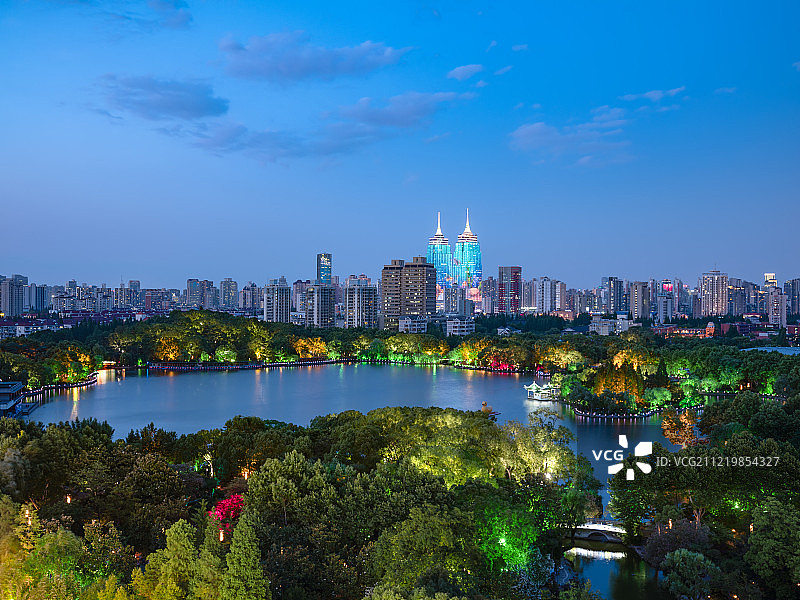 上海普陀区长风公园月星环球港全景图片素材