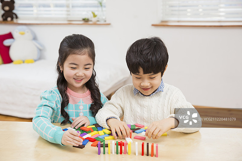 儿童教育、小学、学习关爱理念图片素材