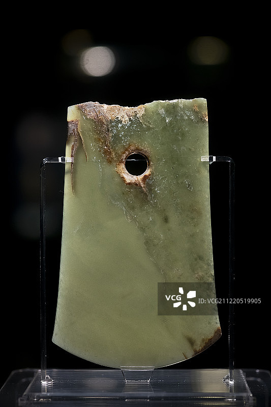 上海博物馆藏良渚文化时期玉钺图片素材