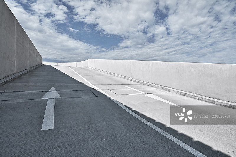 现代停车场外观图片素材