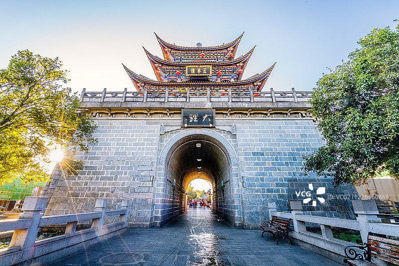 中国云南大理古城五华楼清晨风光图片素材