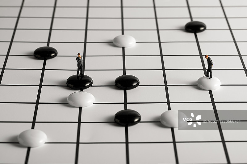 围棋棋盘僵局两个人对决图片素材