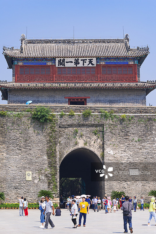 中国河北省秦皇岛市山海关，建于1381年，号称“天下第一关”图片素材