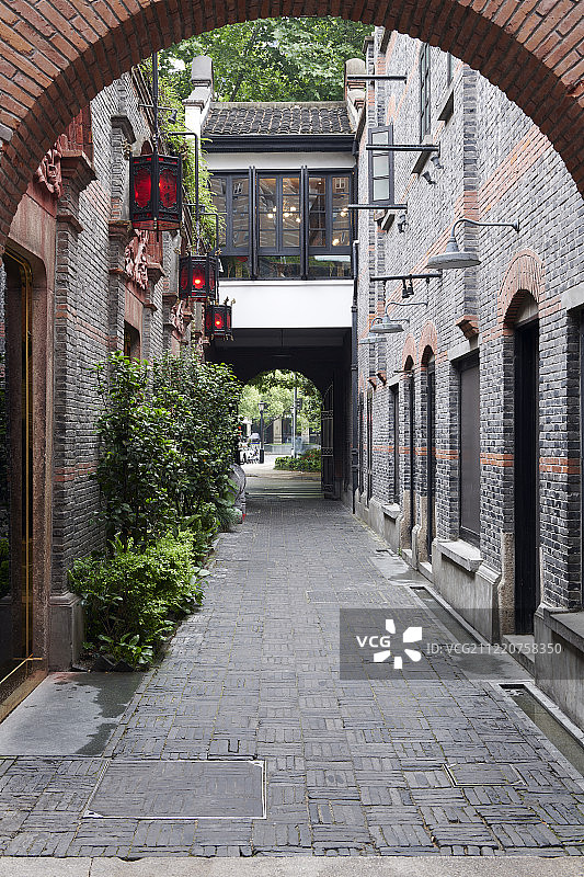 上海新天地石库门特色建筑图片素材