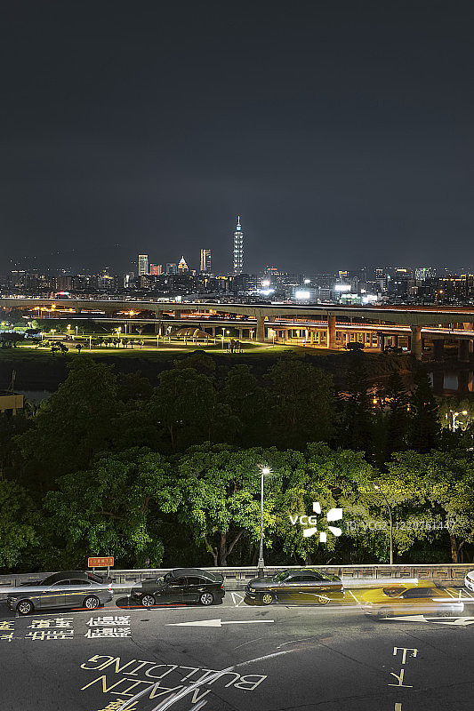 圆山饭店远眺台北101图片素材