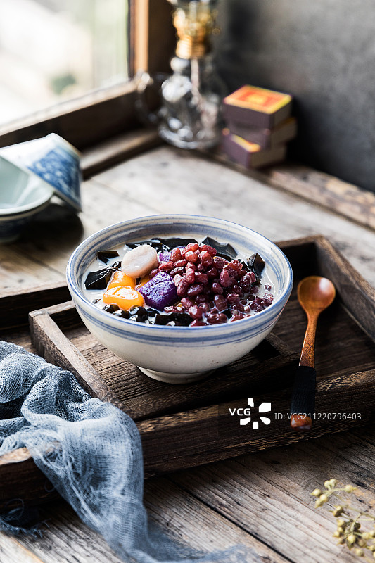 中式传统古早味甜品糖水小吃红豆芋圆珍珠烧仙草图片素材