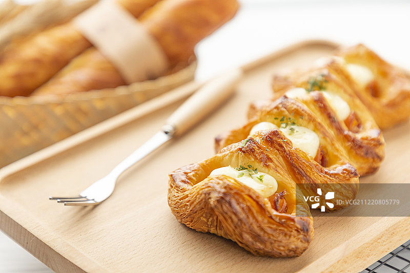 牛奶和面包早餐图片素材