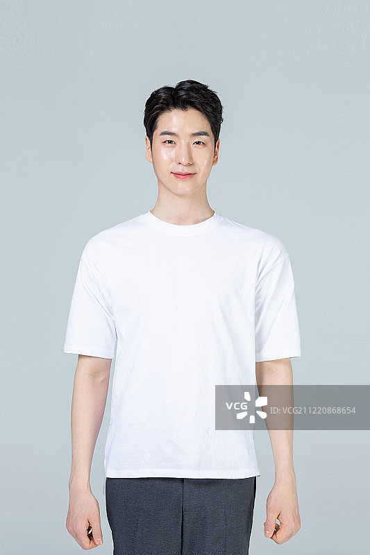 男人，白色T恤图片素材