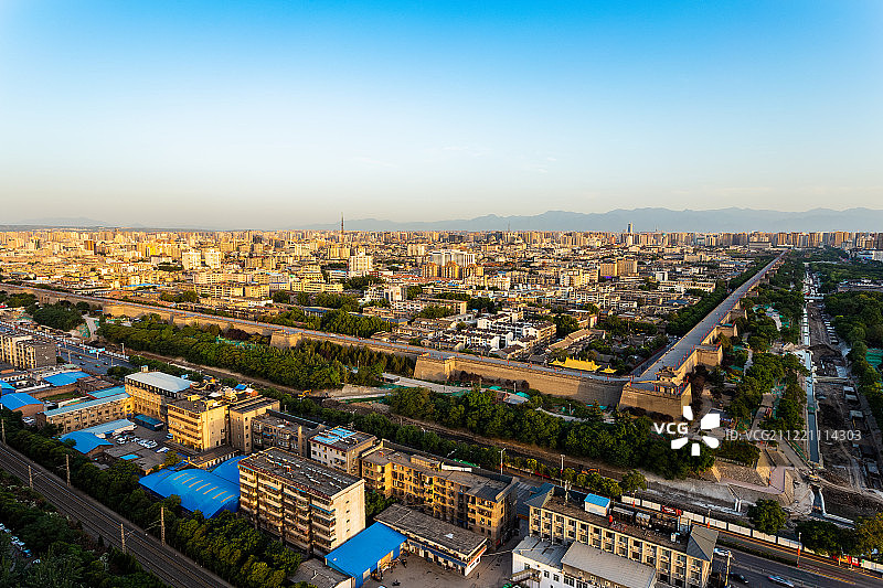 俯瞰西安城墙角楼图片素材