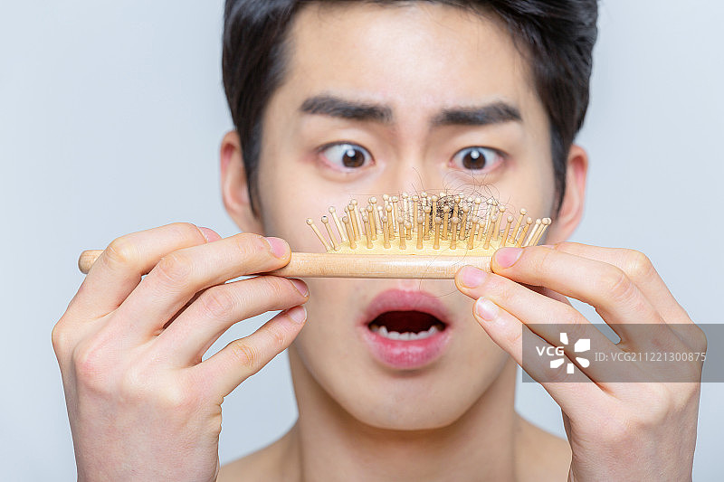 头发、脱发、头皮、头发护理、疾病、韩国、亚洲、压力、发刷图片素材