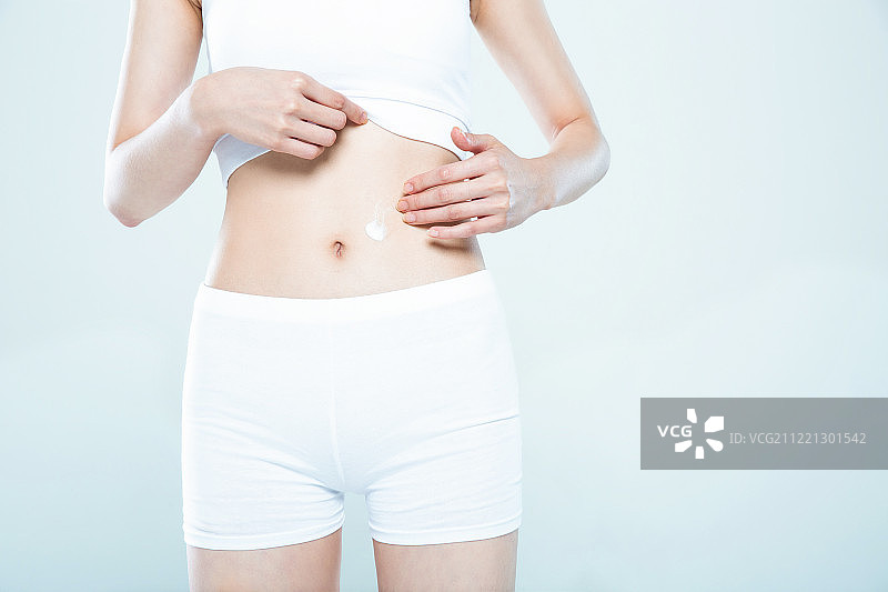 女人、润肤露、精油、皮肤、美容、梨图片素材