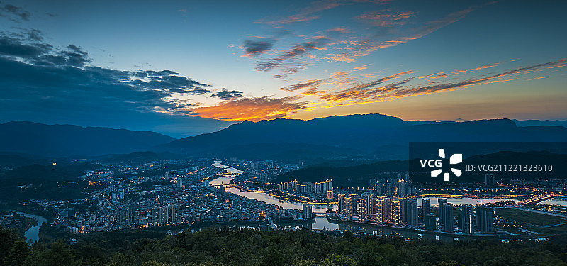 四川省雅安市雨城区夜色图片素材