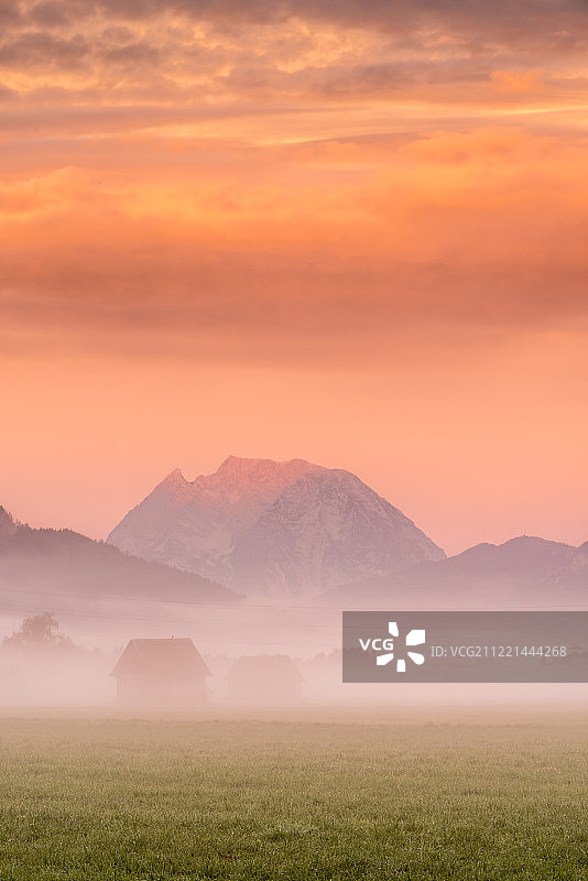 天气即将突变图片素材