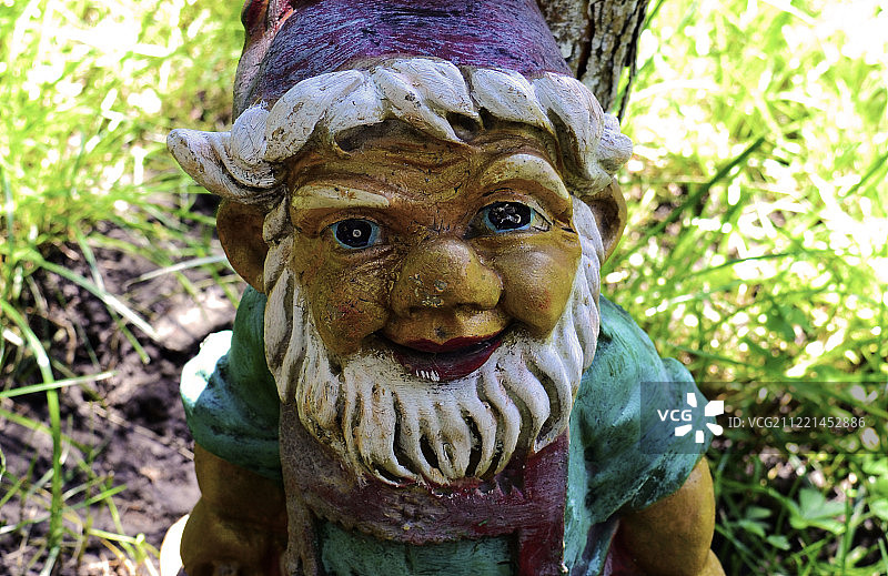 老旧的草坪侏儒图片素材