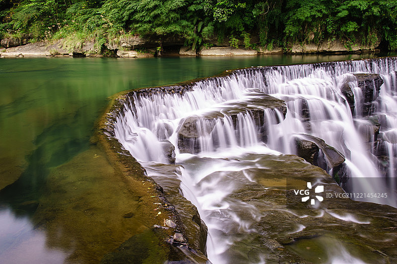 十分瀑布图片素材