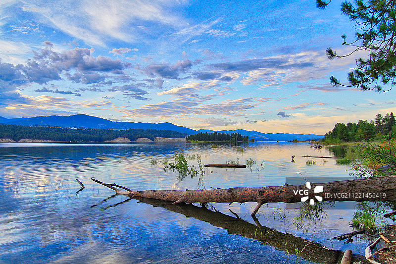 早晨的罗斯福湖图片素材