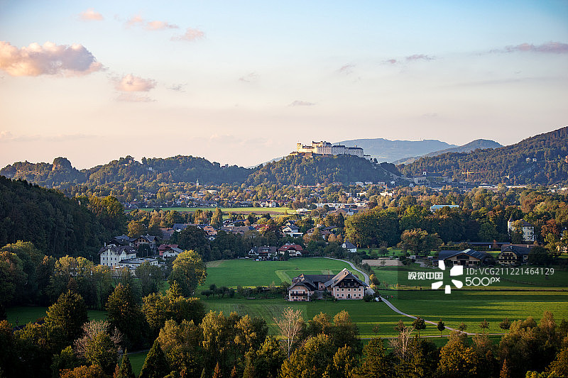 日暮下的萨尔茨堡图片素材