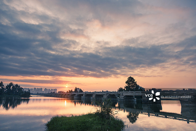 安平桥日出图片素材