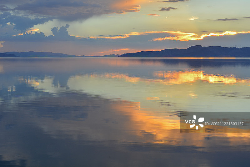 犹他州日落盐湖风光图片素材