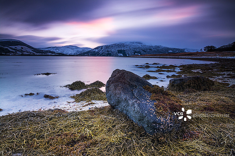日落时分的湖泊景观图片素材