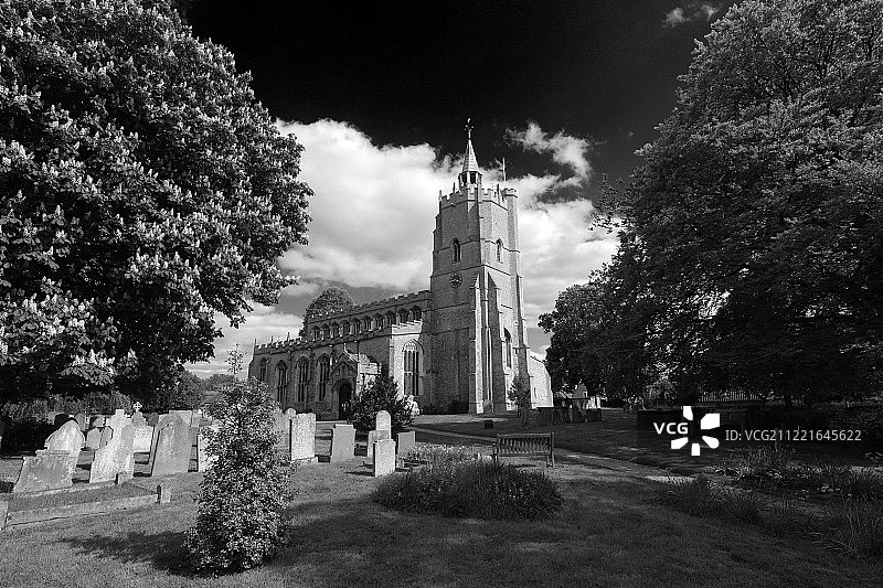 英格兰剑桥郡伯韦尔村的圣玛丽教区教堂图片素材