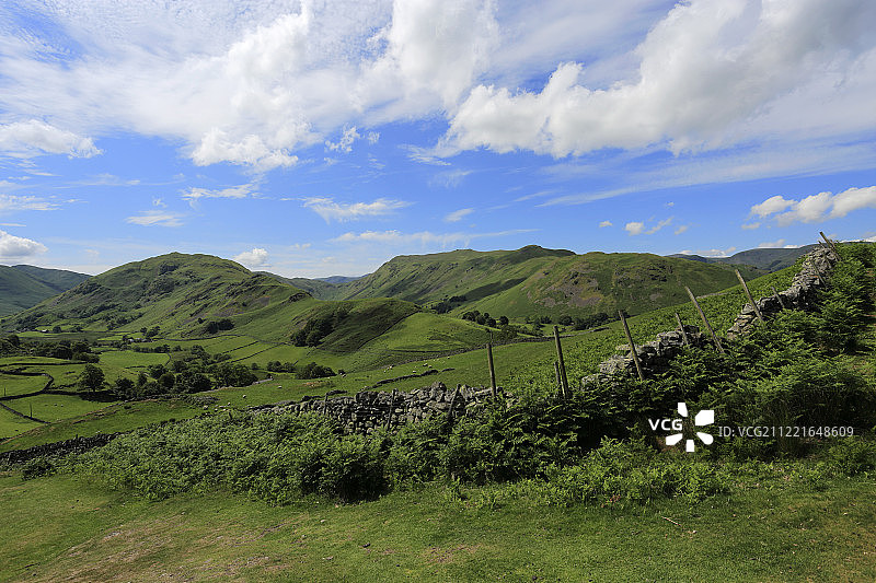 马丁代尔山谷、乌尔斯沃特湖区夏季景色图片素材