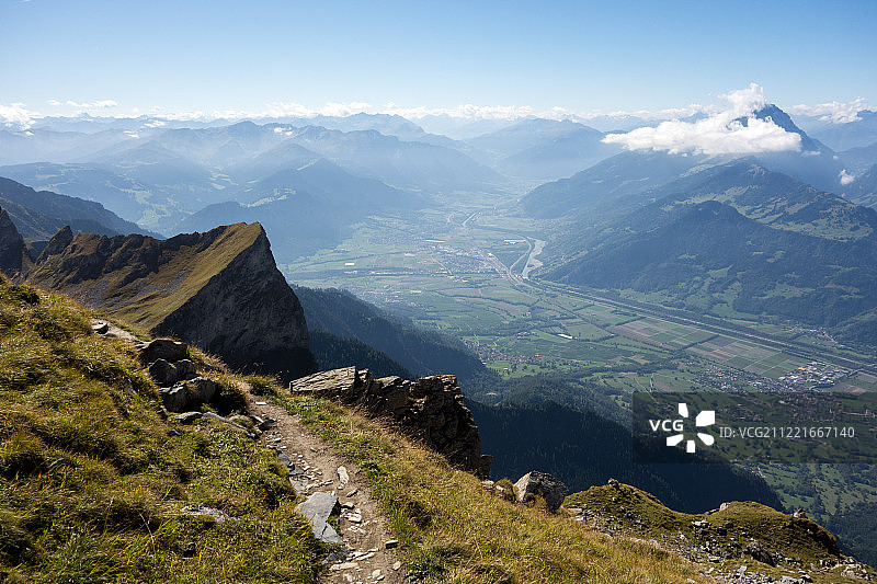 莱茵河之上的小路图片素材