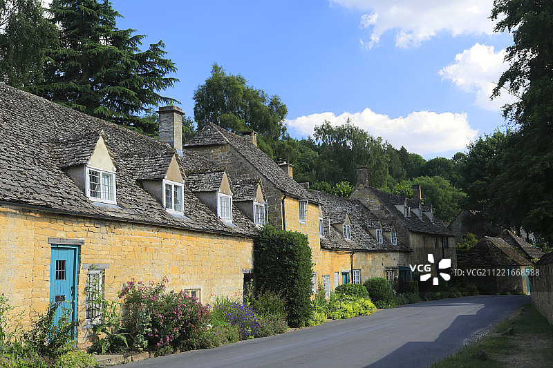 格洛斯特郡斯诺希尔村的村舍，科茨沃尔德，英格兰图片素材