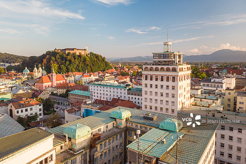 斯洛文尼亚首都卢布尔雅那日落城市景观图片素材