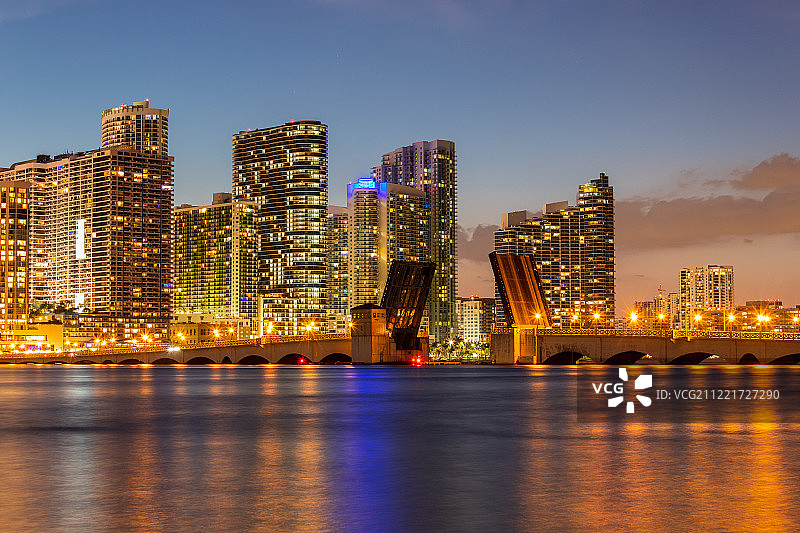 威尼斯夜景桥梁图片素材