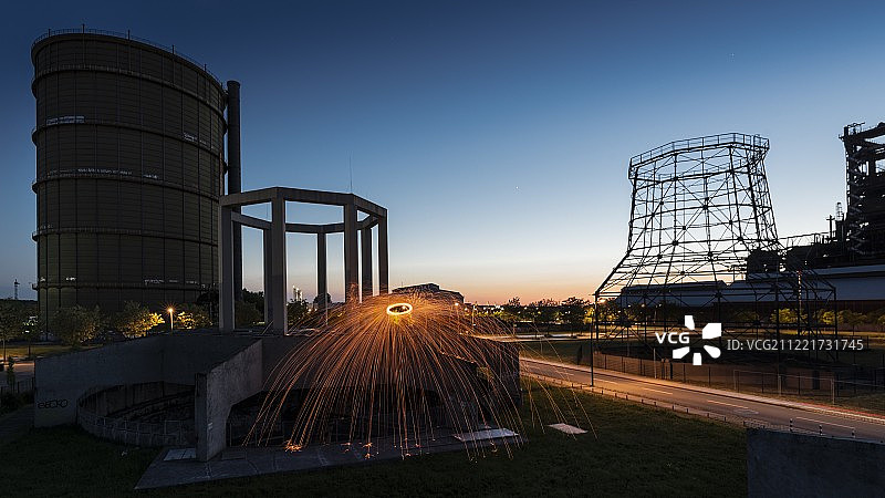 日落与灯光秀图片素材