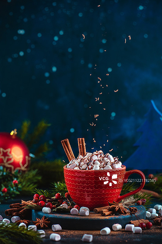 棉花糖巧克力碎屑糖浆热巧克力大咖啡杯图片素材