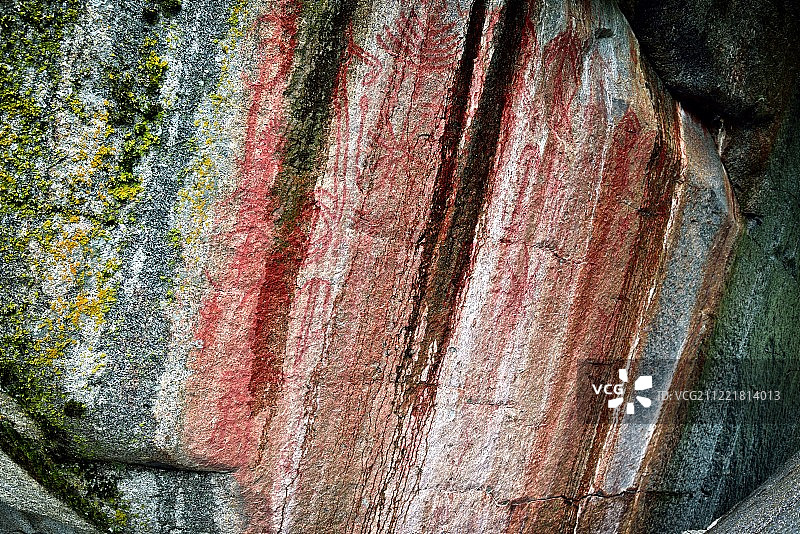 医院岩石上的岩石雕刻和古代石刻图片素材