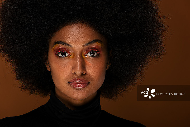 美丽的非洲式发型的女人图片素材