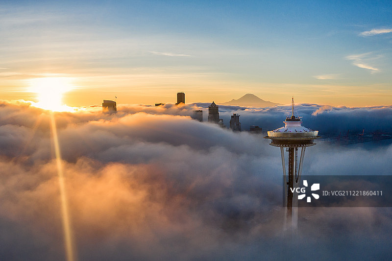 西雅图的雾日出图片素材