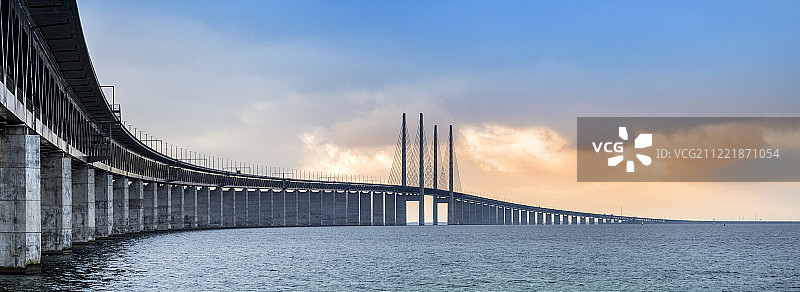 厄勒海峡大桥全景图片素材