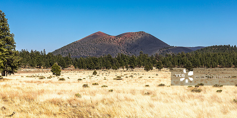 彩色火山图片素材